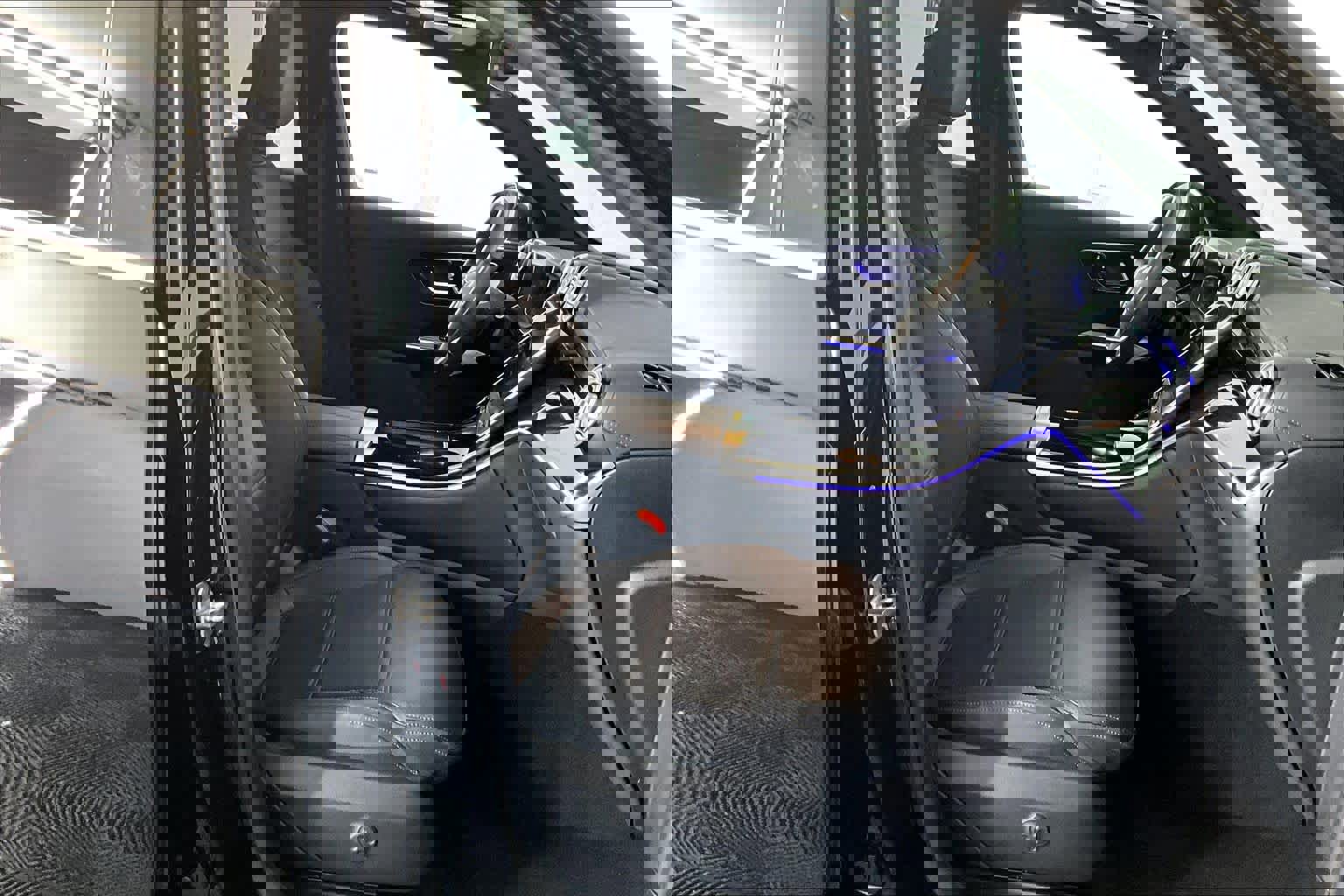 Used 2025 Mercedes-Benz GLC 300 4MATIC image 8