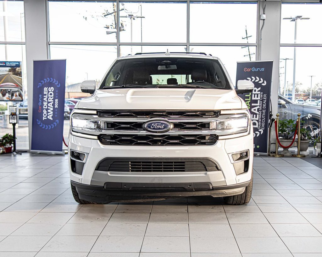 Used 2024 Ford Expedition Limited AWD/4WD image 2