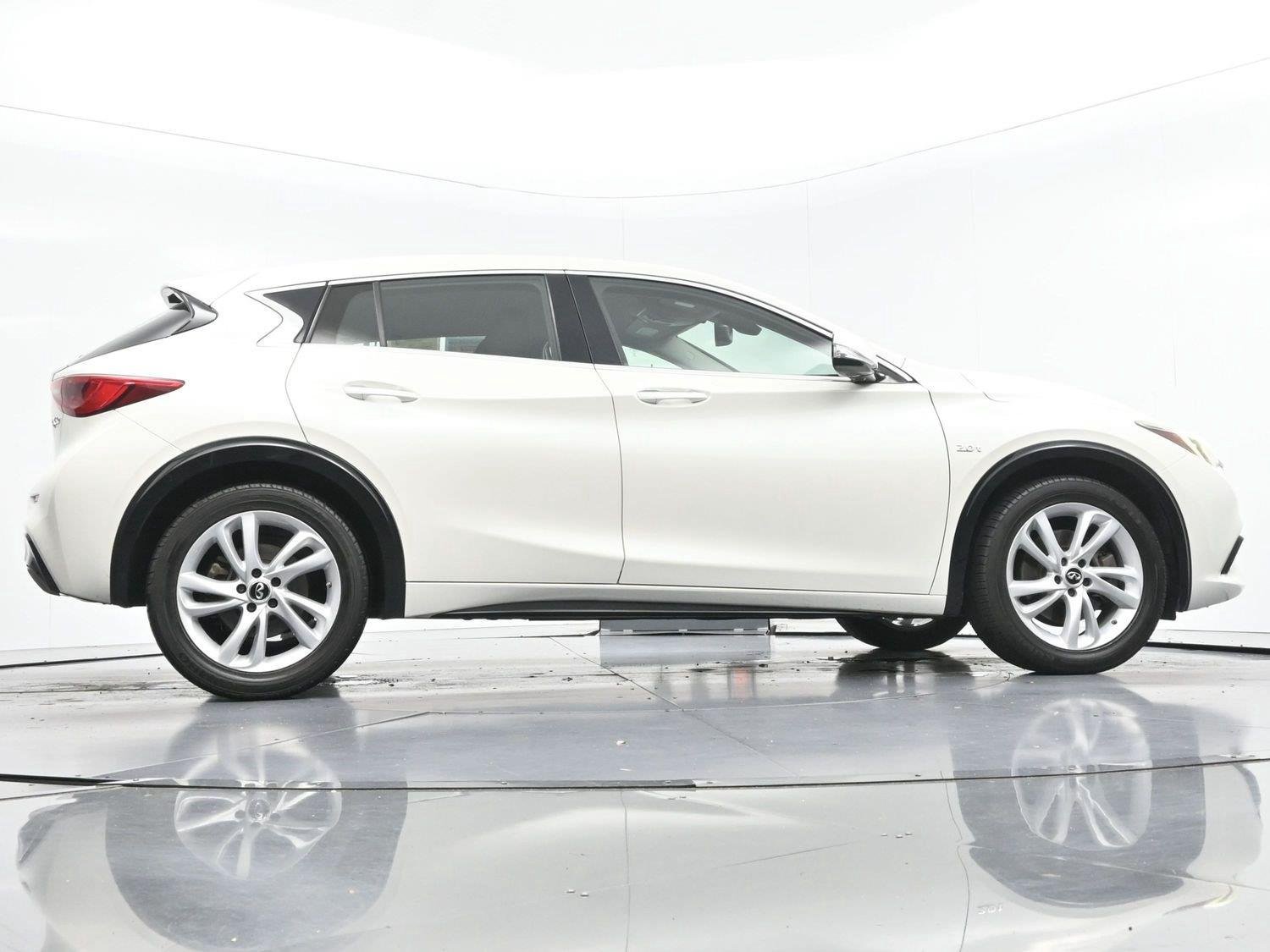 Used 2018 INFINITI QX30 FWD image 46