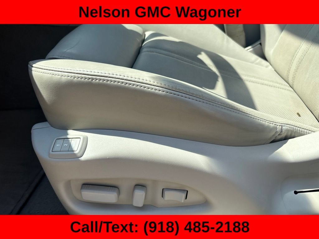 Used 2014 Cadillac SRX Performance AWD/4WD image 18