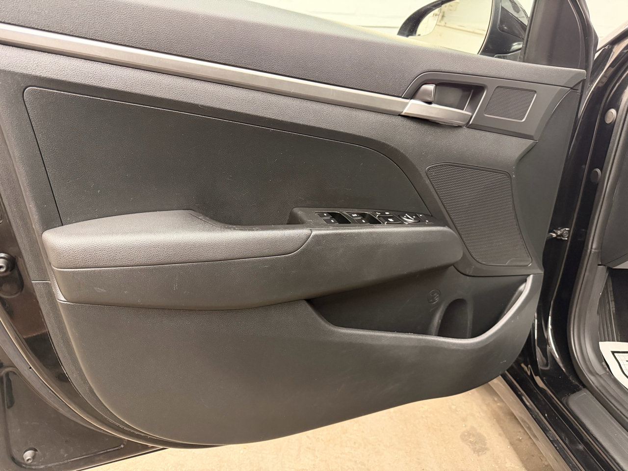 Used 2019 Hyundai Elantra SE w/ Cargo Package image 13