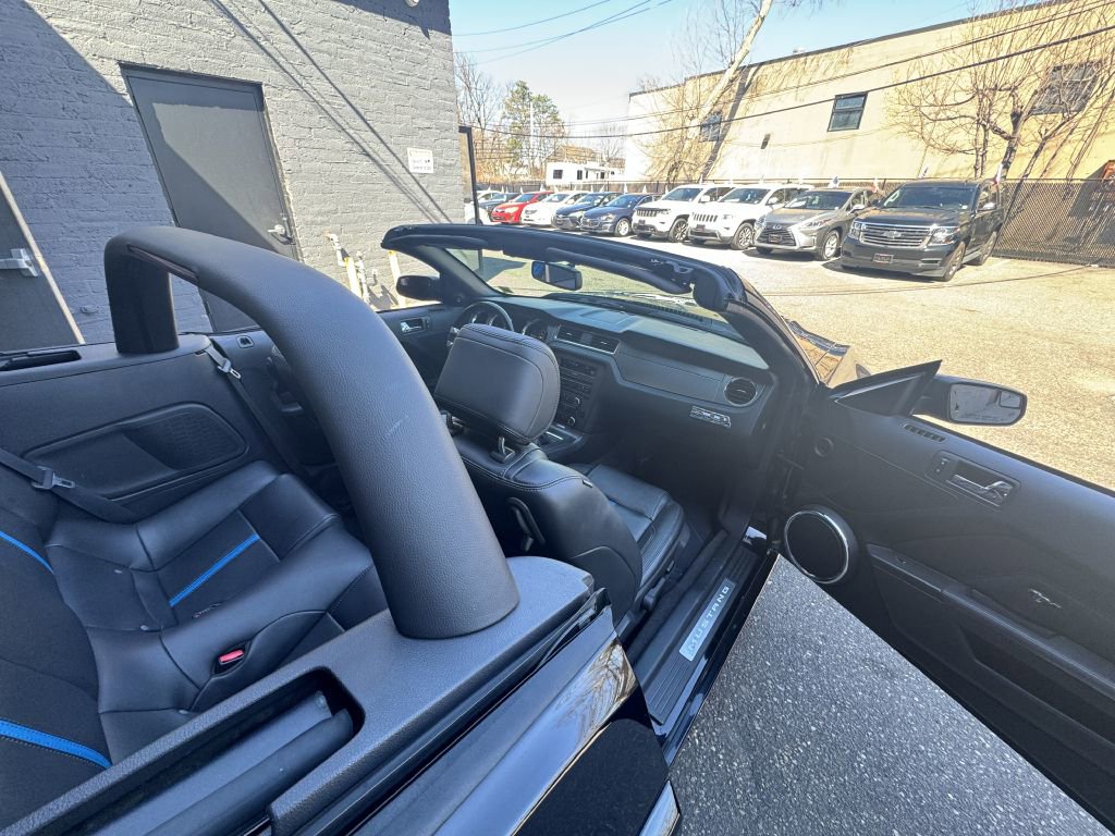 Used 2013 Ford Mustang GT Premium w/ Security Pkg RWD image 20