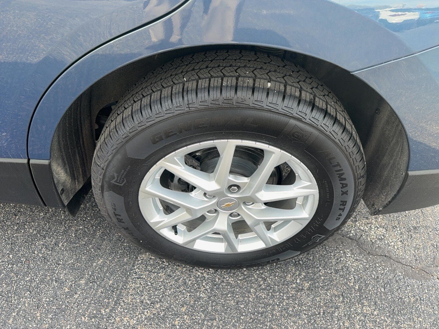 Used 2024 Chevrolet Equinox LT AWD/4WD image 9