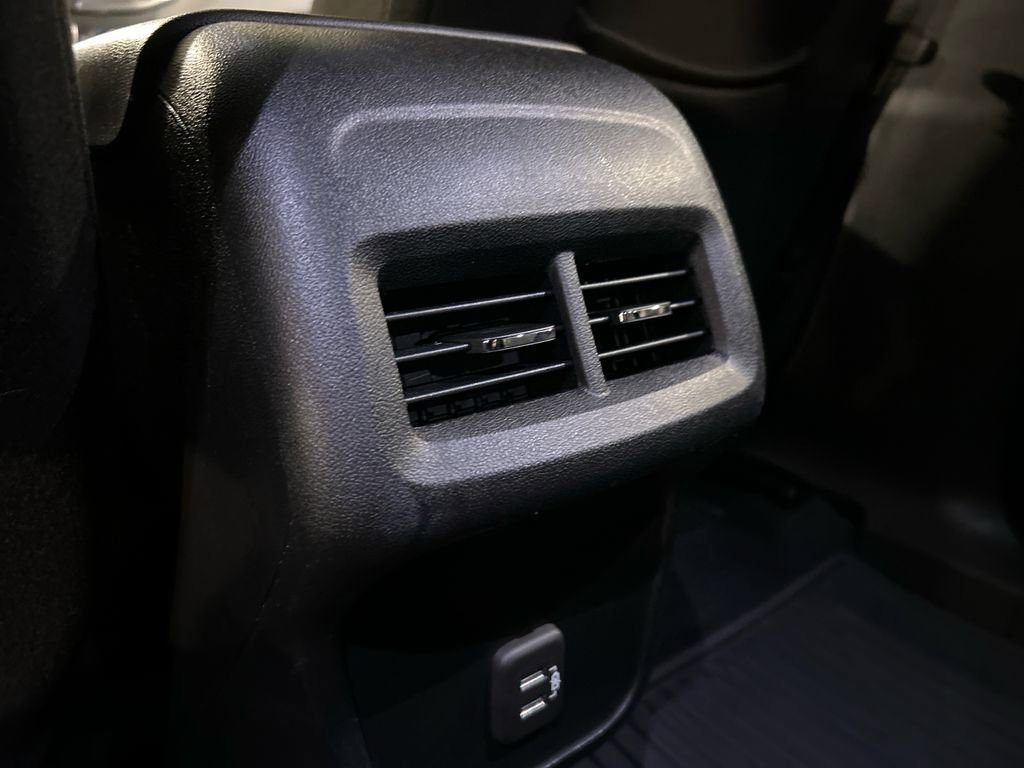 Used 2020 Chevrolet Equinox LS w/ LS Convenience Package image 26