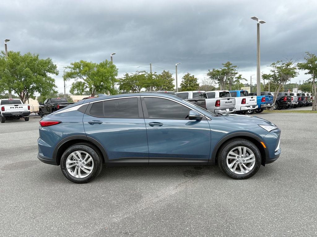 Used 2025 Buick Envista Preferred w/ Convenience I Package FWD image 2