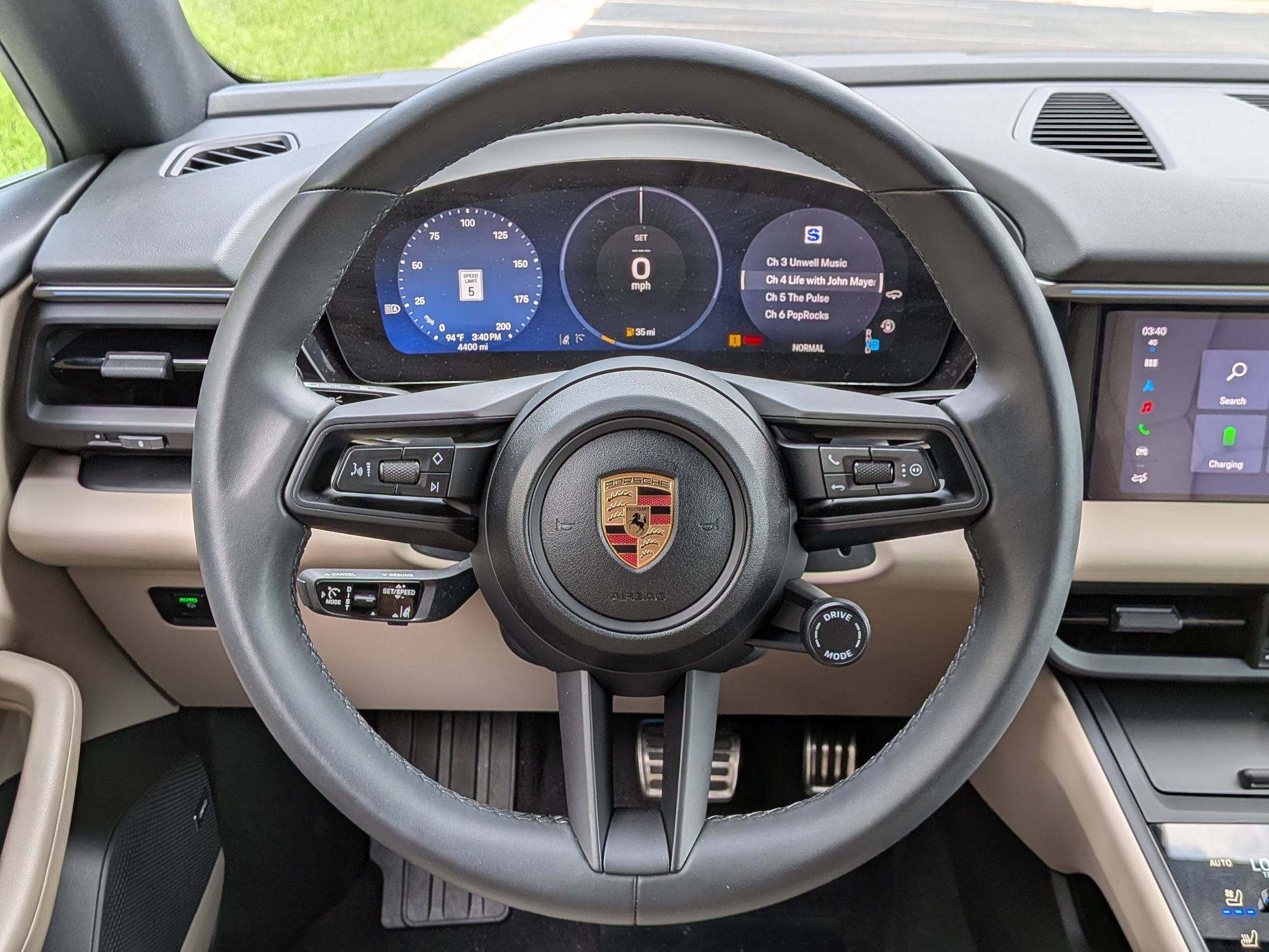 Used 2025 Porsche Macan Electric RWD image 7