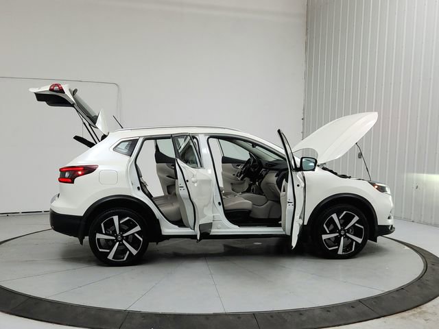 Used 2020 Nissan Rogue Sport SL w/ Premium Package image 16