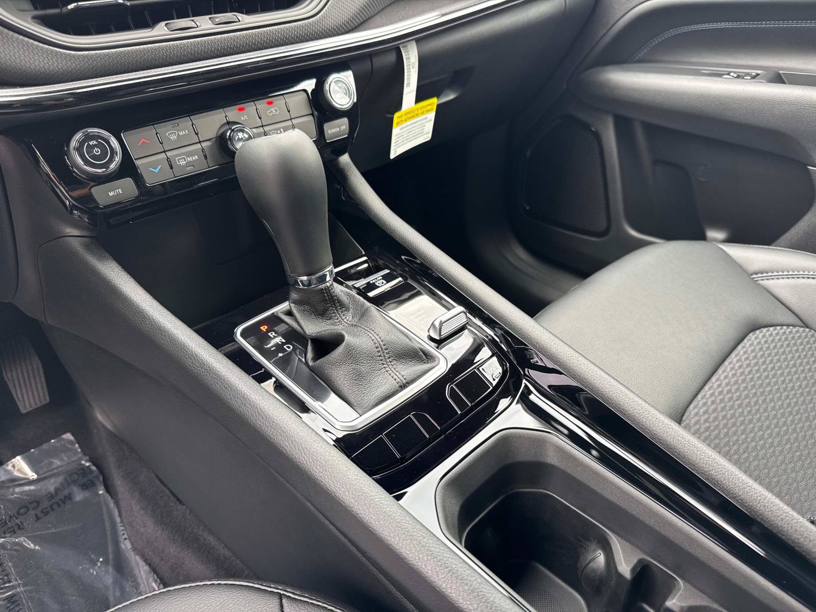 New 2026 Jeep Compass Latitude AWD/4WD image 24