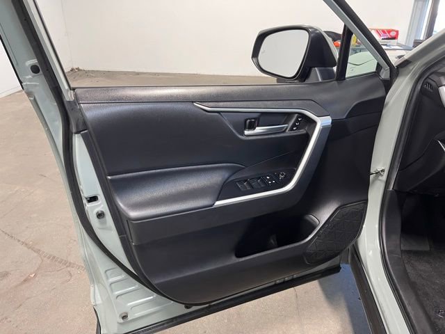Used 2021 Toyota RAV4 XLE Premium image 24