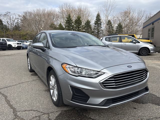 Certified 2020 Ford Fusion SE image 3