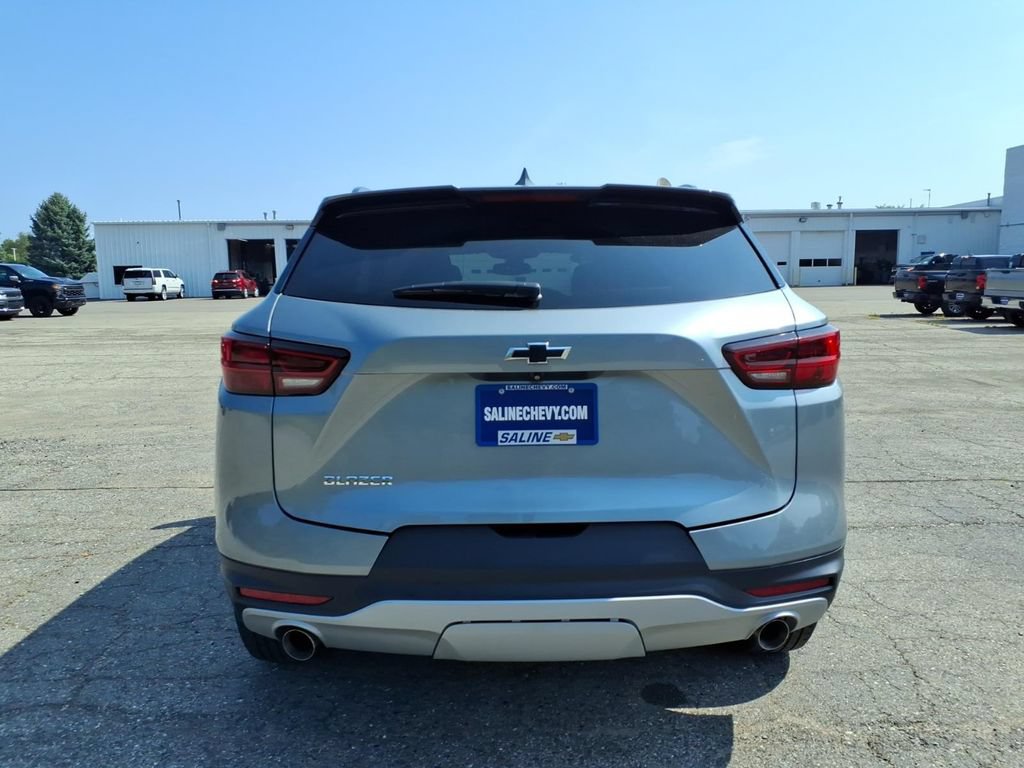 Used 2024 Chevrolet Blazer LT w/ Convenience Package FWD image 6