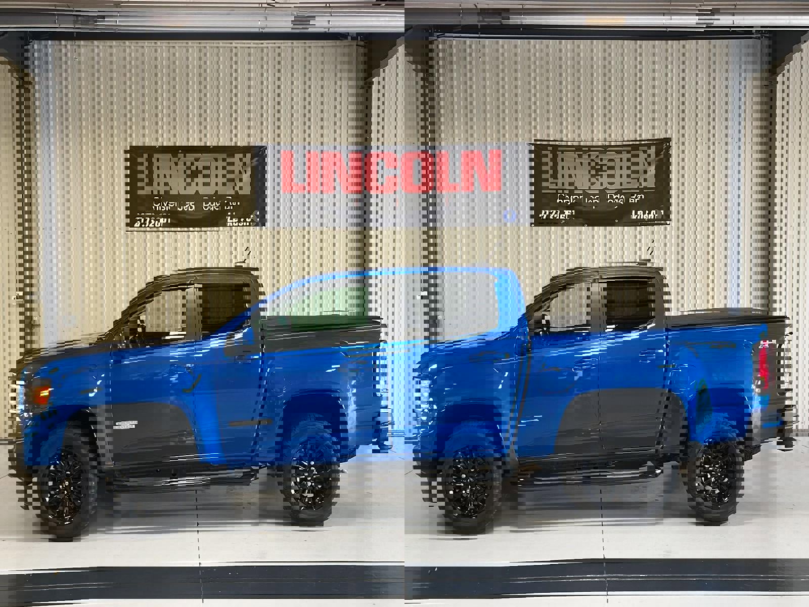 Used 2022 GMC Canyon Elevation w/ Trailering Package image 2