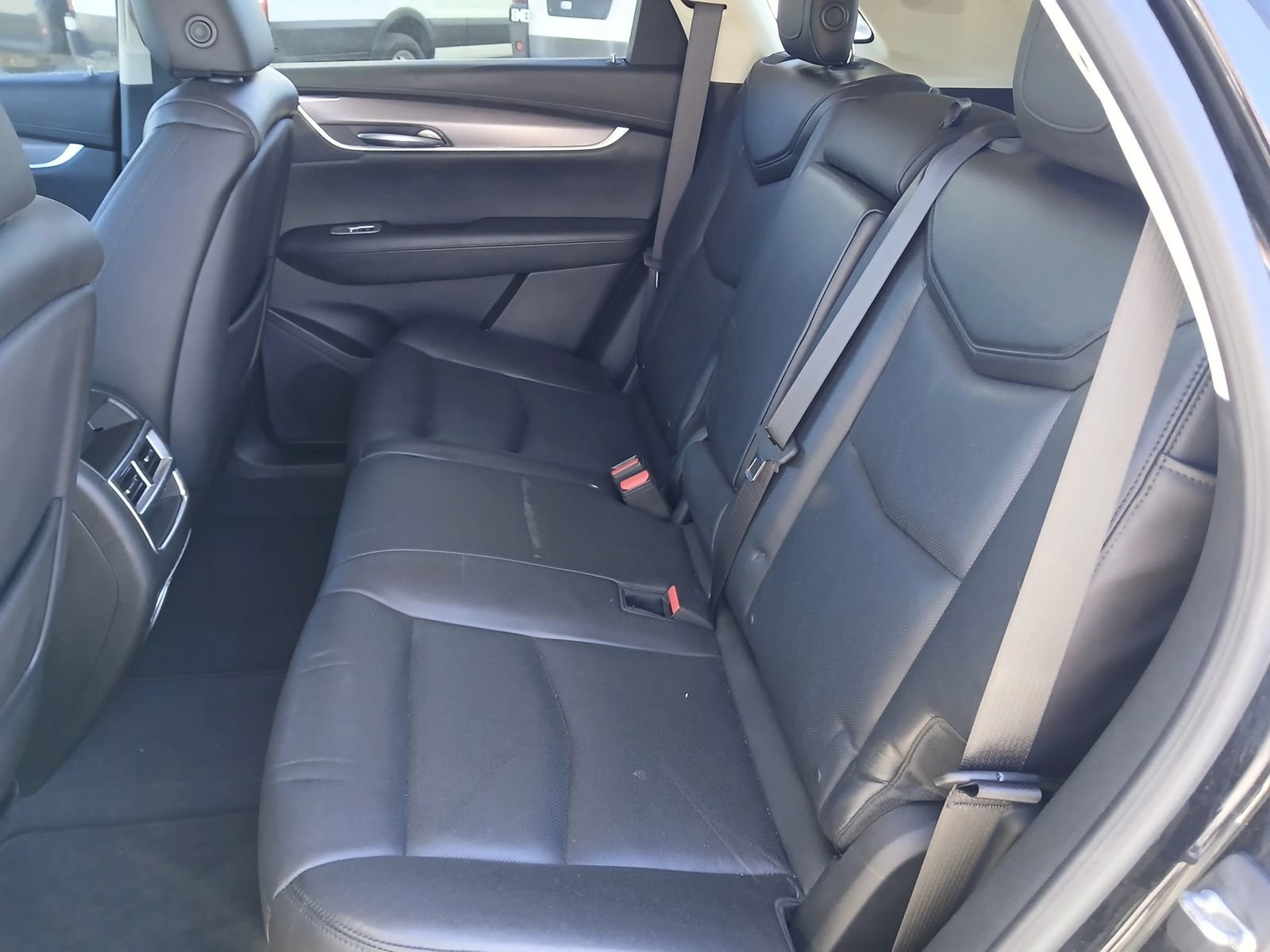 Used 2017 Cadillac XT5 Luxury w/ Driver Awareness Package FWD image 13
