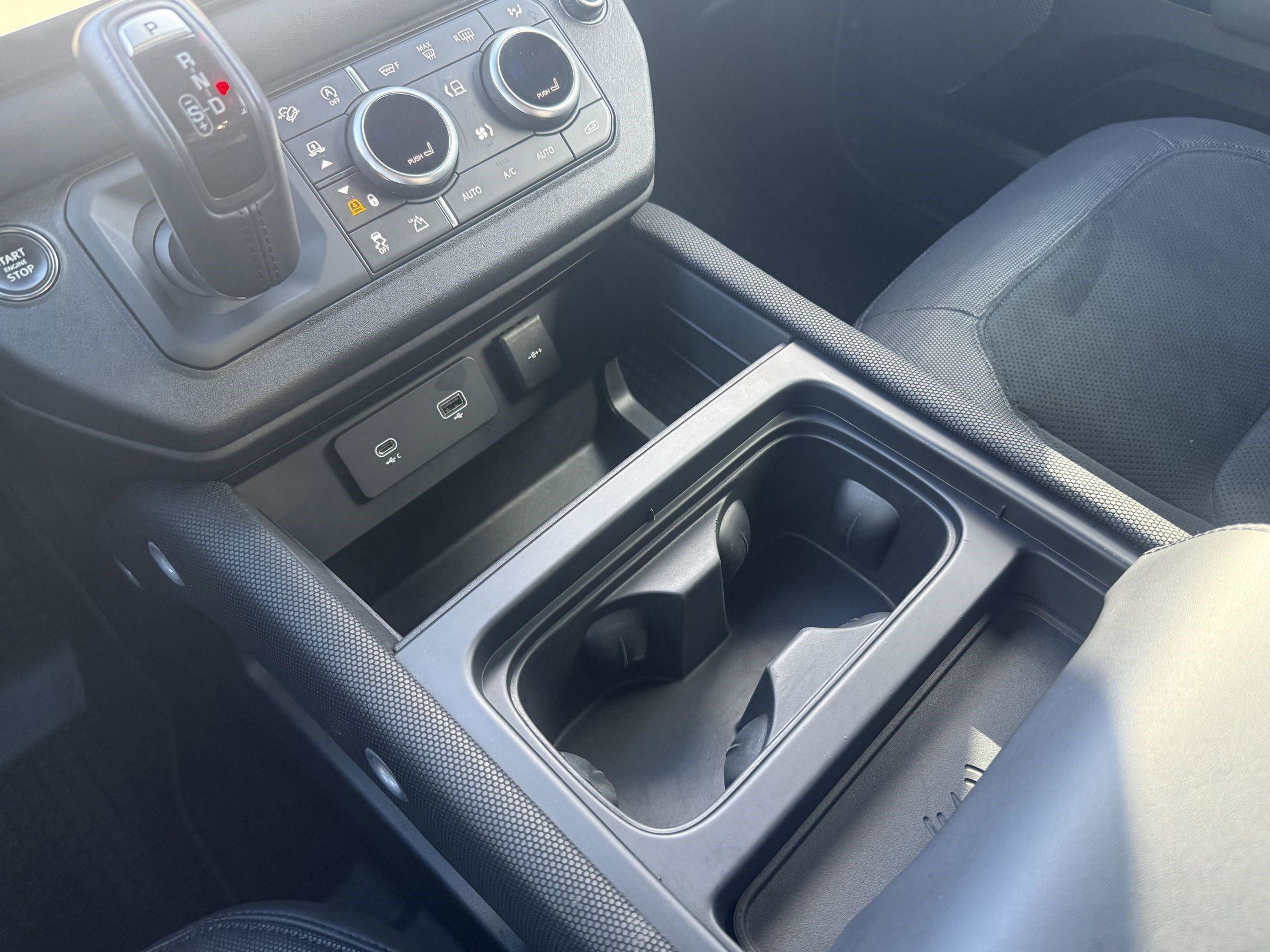 Certified 2023 Land Rover Defender 110 V8 image 31