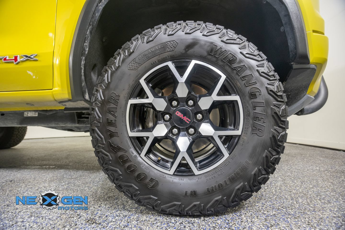 Used 2023 GMC Canyon AT4X AWD/4WD image 44