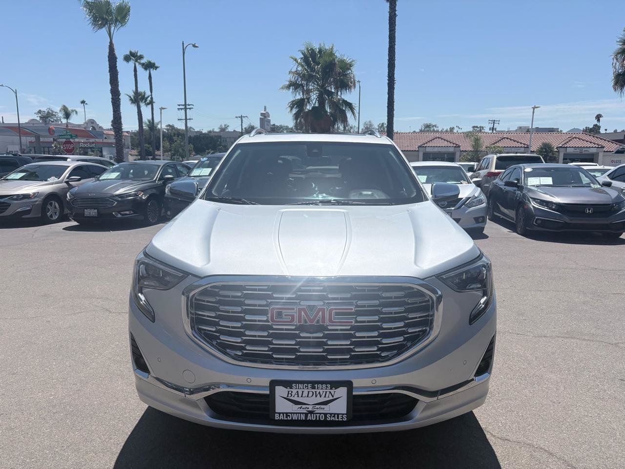 Used 2018 GMC Terrain Denali w/ Advanced Safety Package FWD image 2