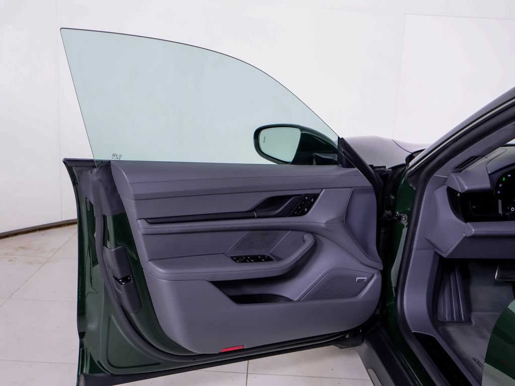 Certified 2025 Porsche Taycan Turbo AWD/4WD image 23