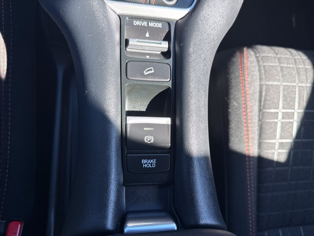 Certified 2025 Honda HR-V Sport image 27