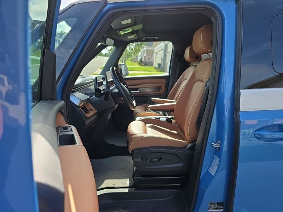 Used 2025 Volkswagen ID. Buzz Pro S RWD image 3