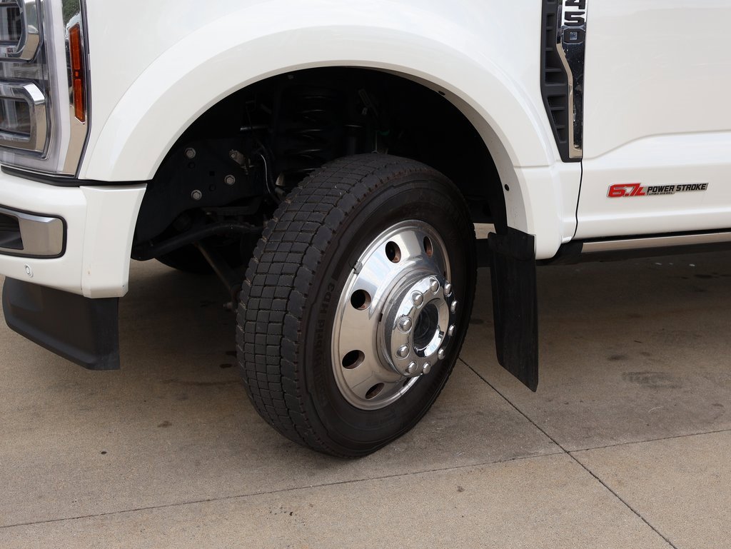 Used 2023 Ford F450 Platinum w/ FX4 Off-Road Package image 51