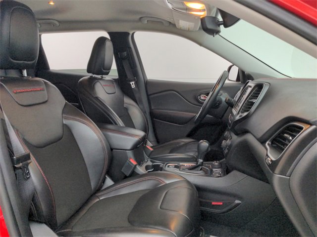 Used 2019 Jeep Cherokee Trailhawk w/ Cold Weather Group image 39