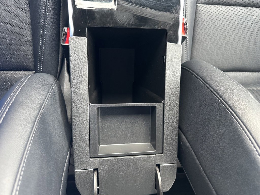 Used 2025 Chevrolet Equinox LT w/ Convenience Package II image 7