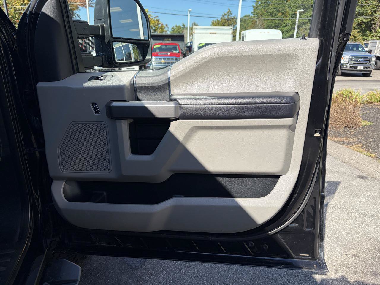 Used 2021 Ford F250 XLT w/ Snow Plow Prep Package AWD/4WD image 39