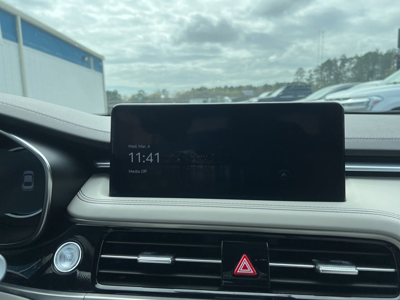 Used 2025 Genesis G70 2.5T image 10