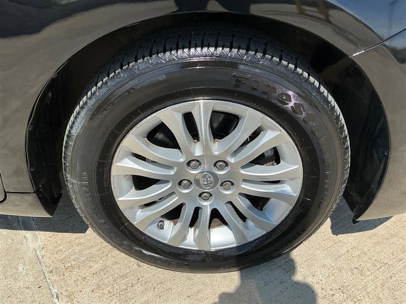 Used 2016 Toyota Sienna XLE w/ XLE Navigation Package image 23