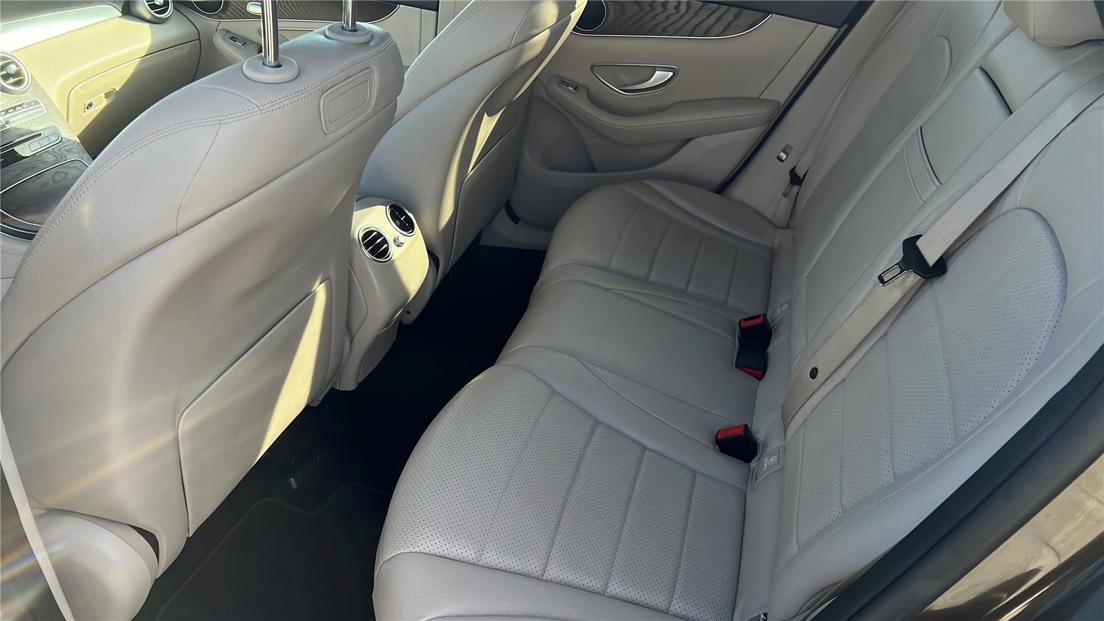 Used 2018 Mercedes-Benz GLC 300 image 19