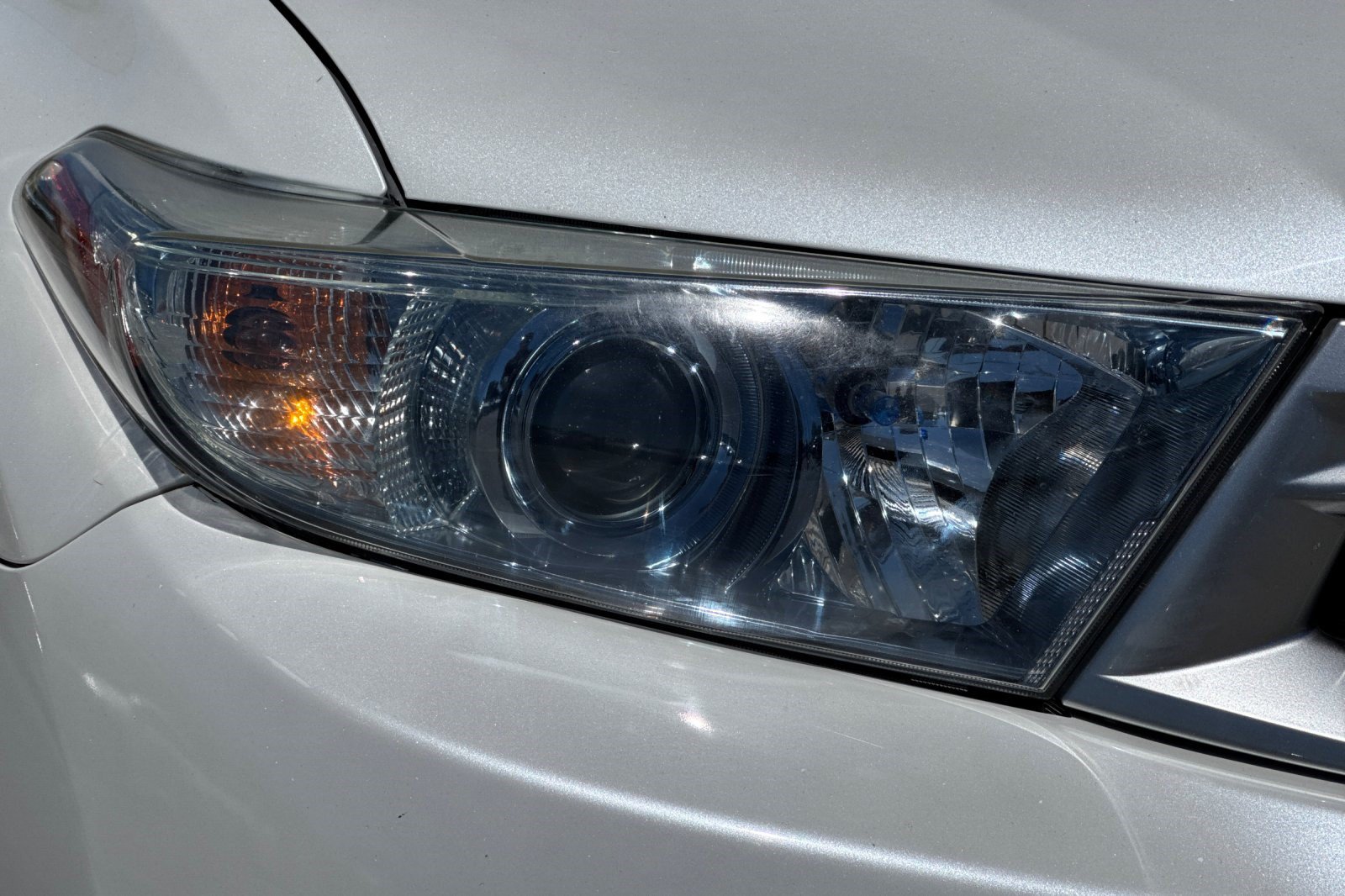 Used 2013 Toyota Highlander 4WD Hybrid w/ Leather Premium Pkg image 12