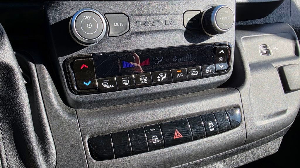 New 2026 RAM ProMaster 2500 w/ Convenience Group image 29