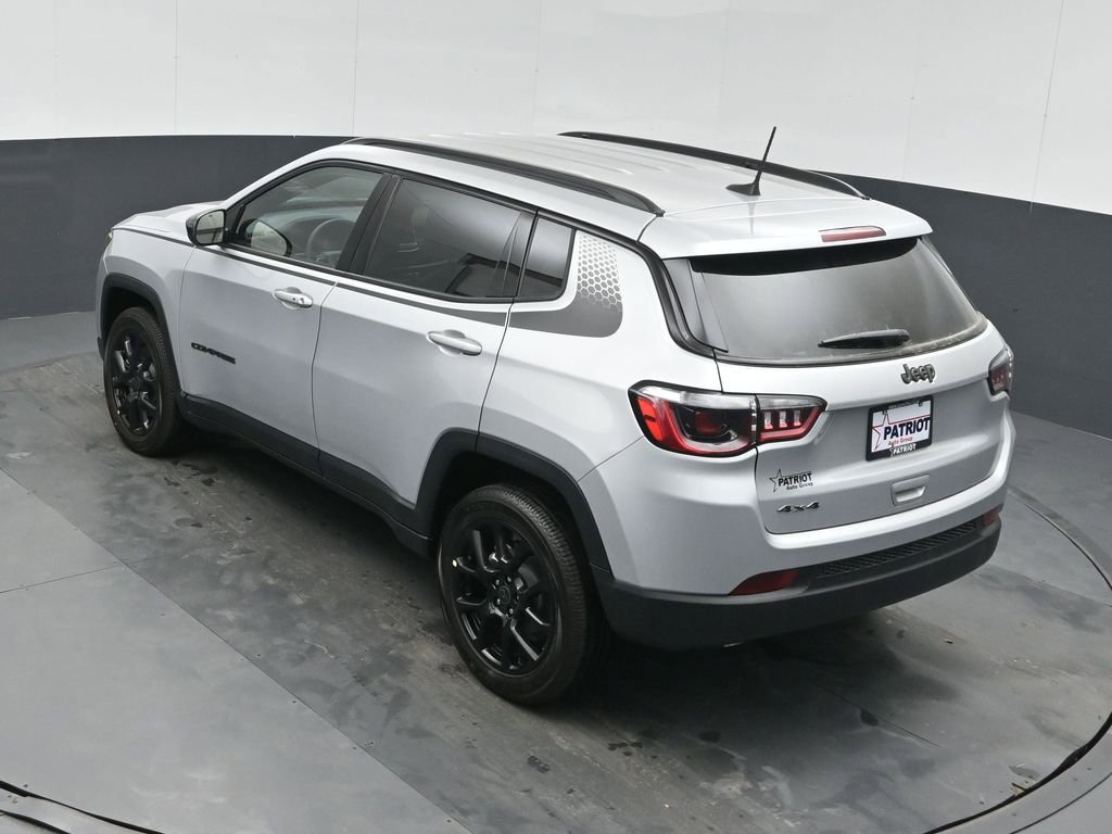 New 2026 Jeep Compass Latitude AWD/4WD image 30