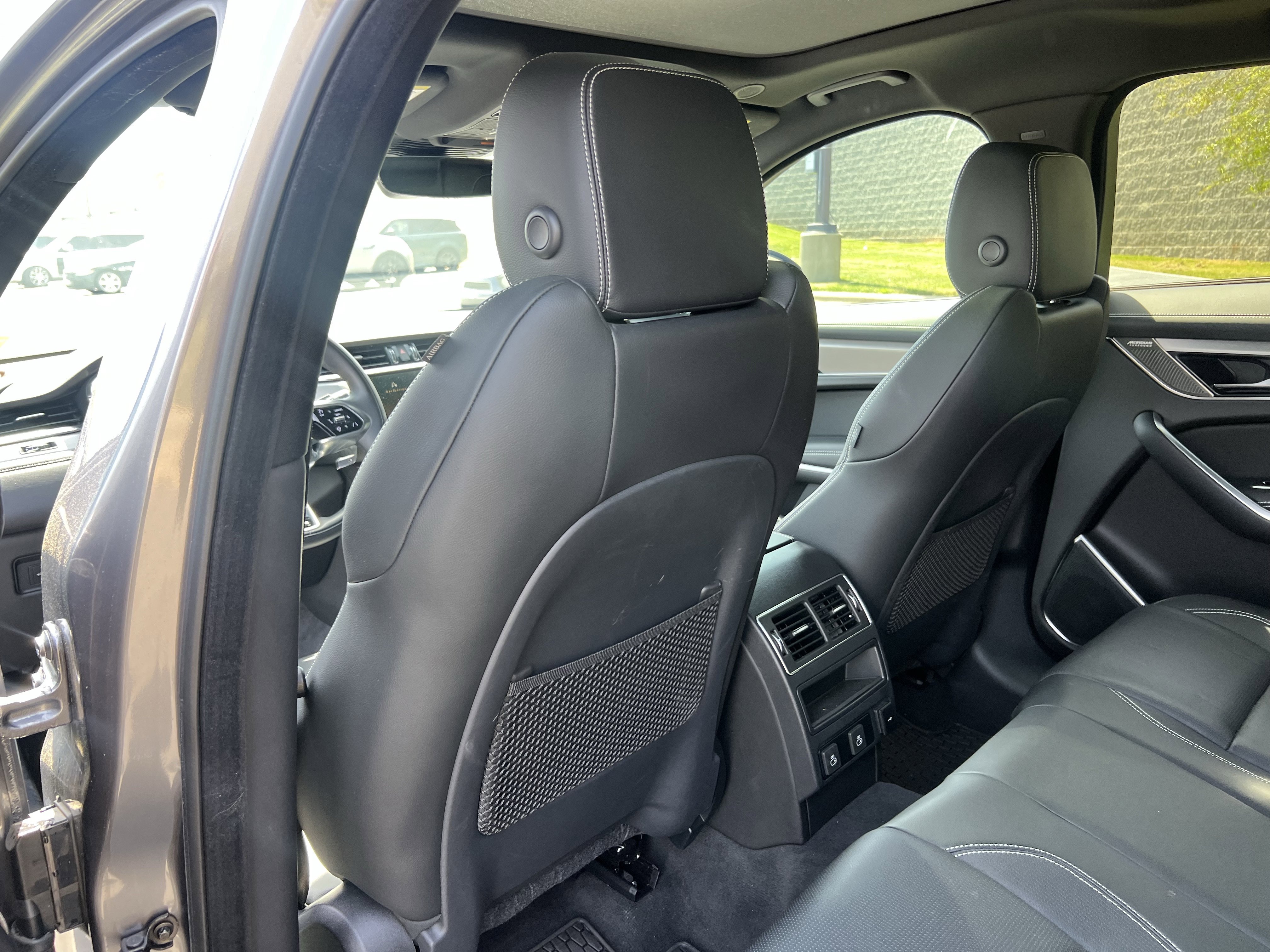 Used 2025 Jaguar F-PACE R-Dynamic S image 34