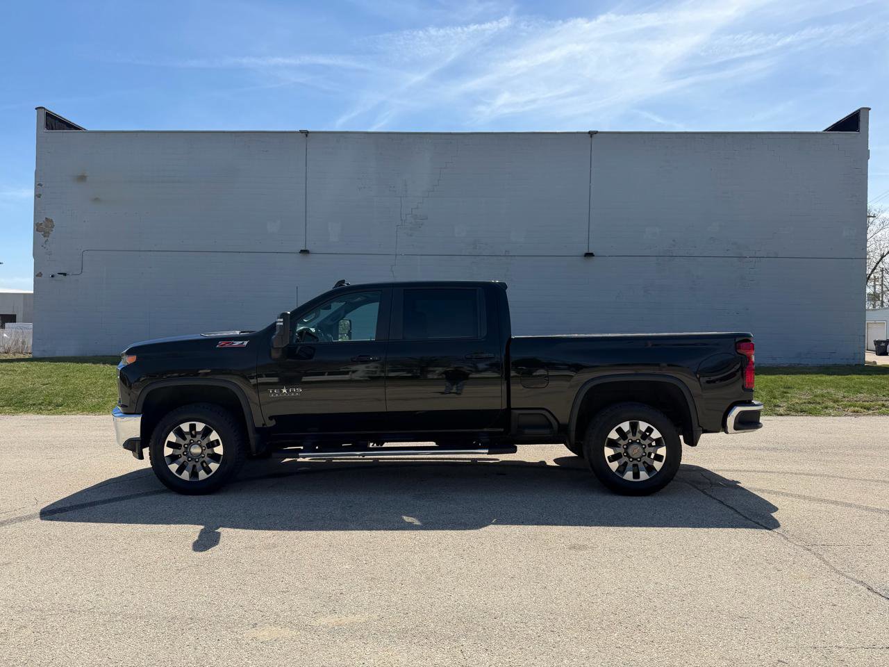 Used 2021 Chevrolet Silverado 2500 LT w/ Texas Edition AWD/4WD image 4