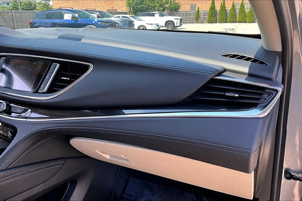 Used 2020 Buick Enclave Premium w/ Sun and Sites Package FWD image 27