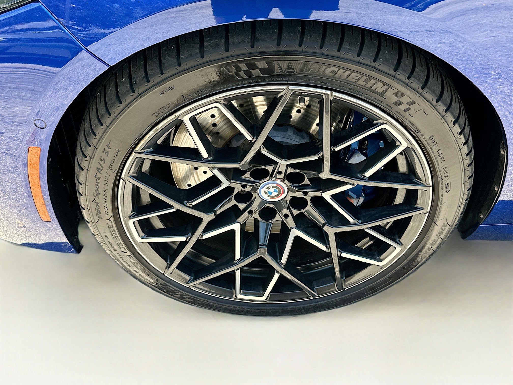 Used 2023 BMW M8 Competition w/ M Carbon Exterior Package AWD/4WD image 33