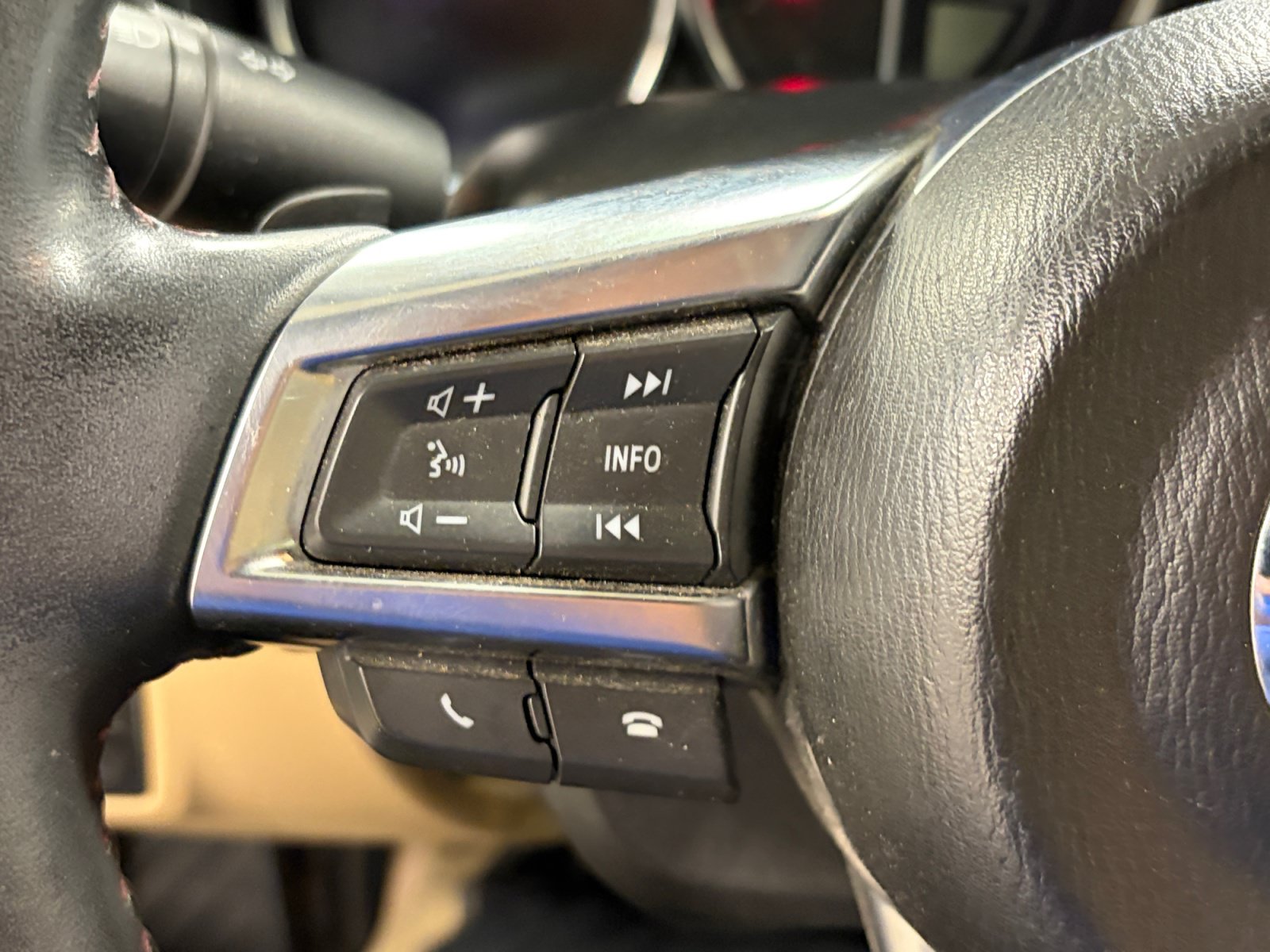 Used 2016 MAZDA MX-5 Miata Grand Touring RWD image 18