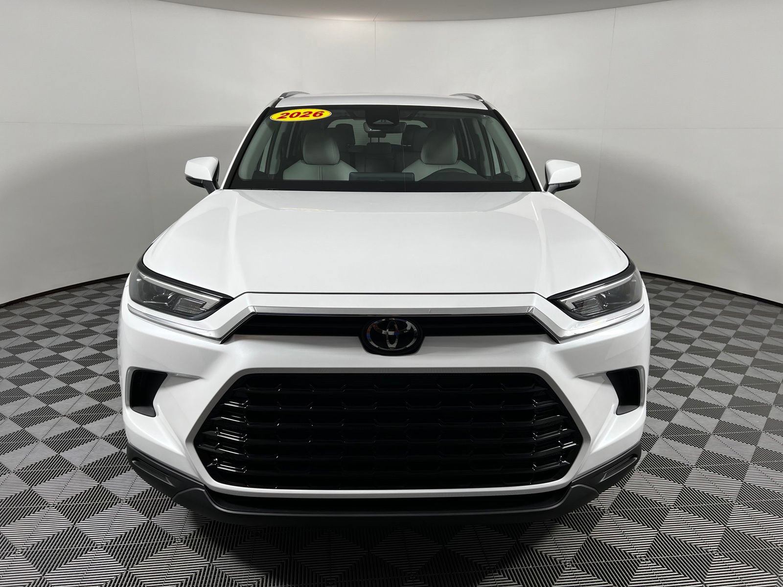Used 2026 Toyota Grand Highlander FWD image 2
