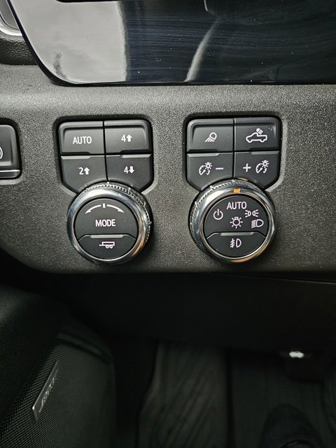 Used 2024 GMC Sierra 2500 SLT w/ SLT Premium Package image 36