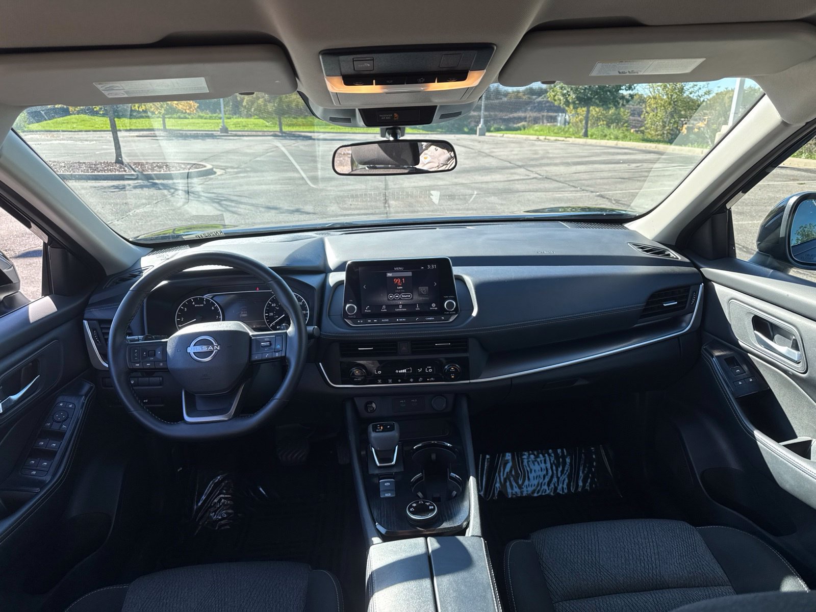 Used 2025 Nissan Rogue SV AWD/4WD image 14