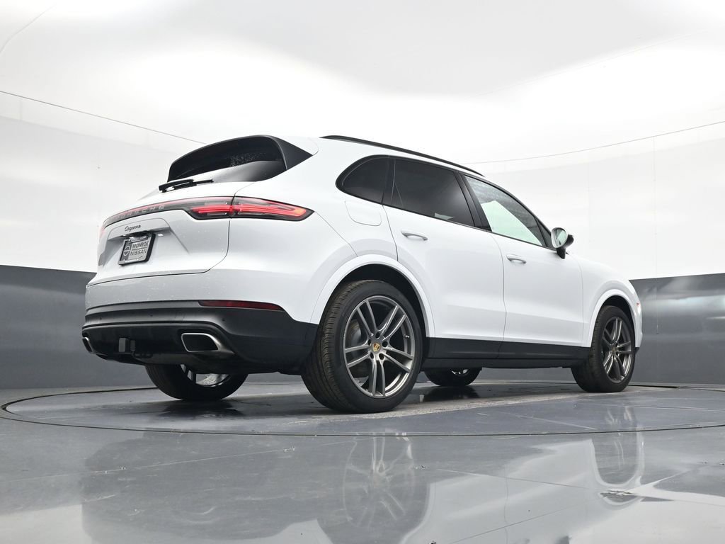 Used 2023 Porsche Cayenne AWD/4WD image 22