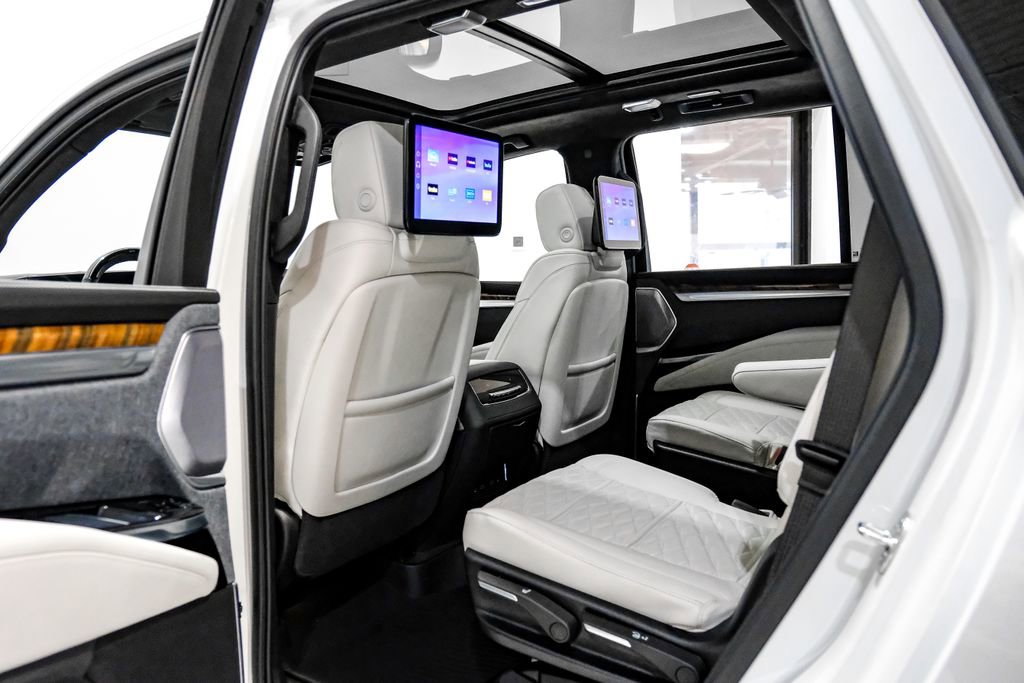 Used 2025 Cadillac Escalade Sport Platinum w/ LPO, Floor Liner Package image 38