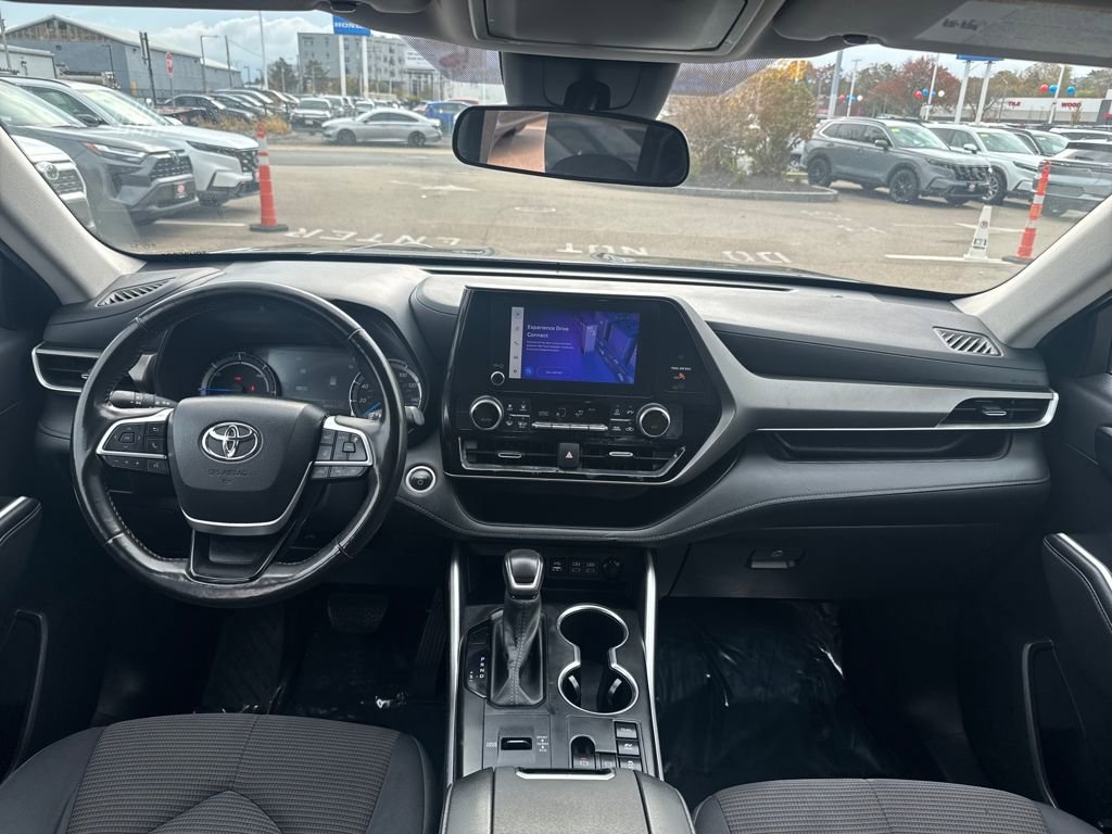 Used 2024 Toyota Highlander LE image 13