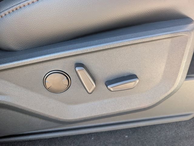 New 2026 Ford F250 Lariat w/ Black Appearance Package image 63