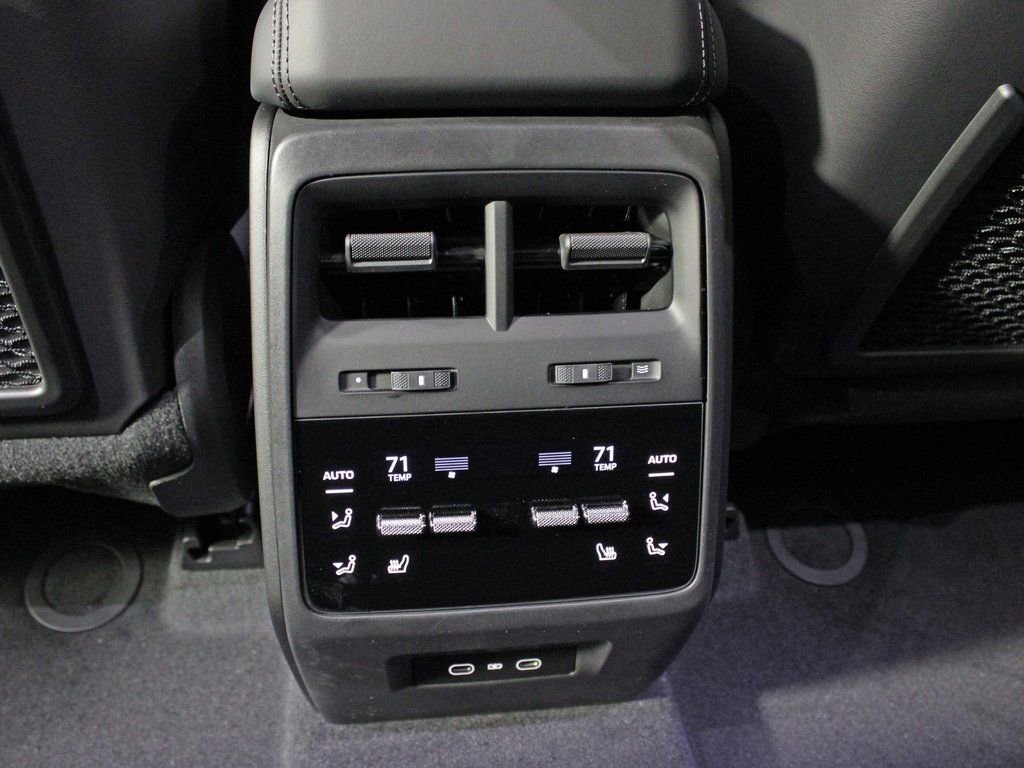 Certified 2025 Porsche Macan 4 Electric image 38