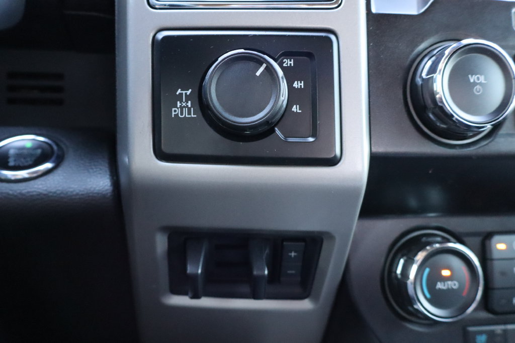 Used 2019 Ford F350 Lariat w/ Lariat Ultimate Package AWD/4WD image 33