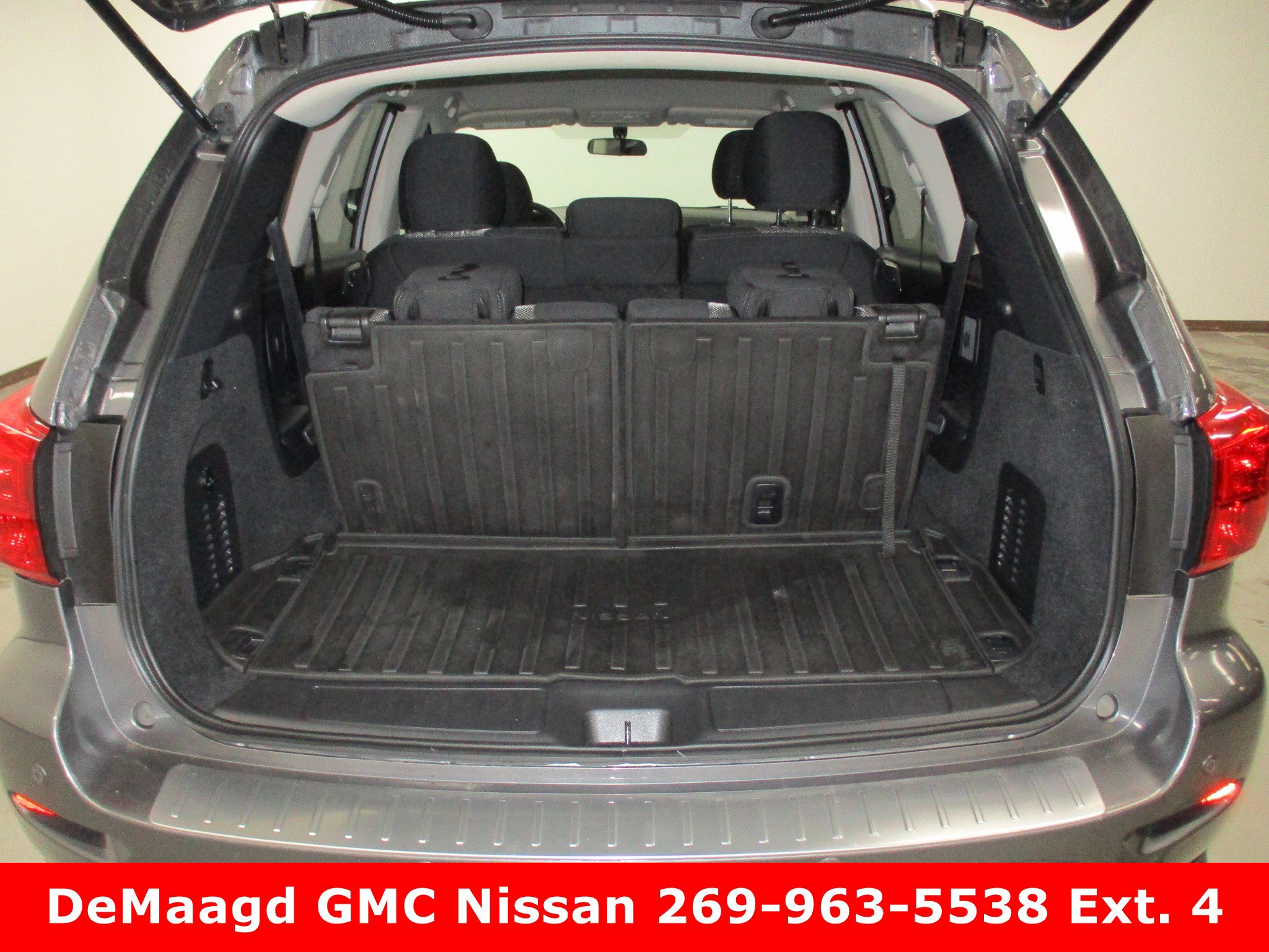 Used 2019 Nissan Pathfinder S image 6