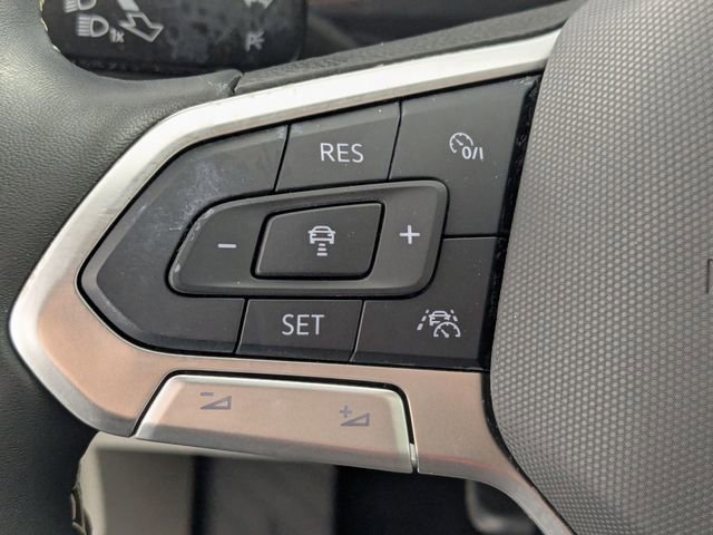 Used 2024 Volkswagen Tiguan SE image 17