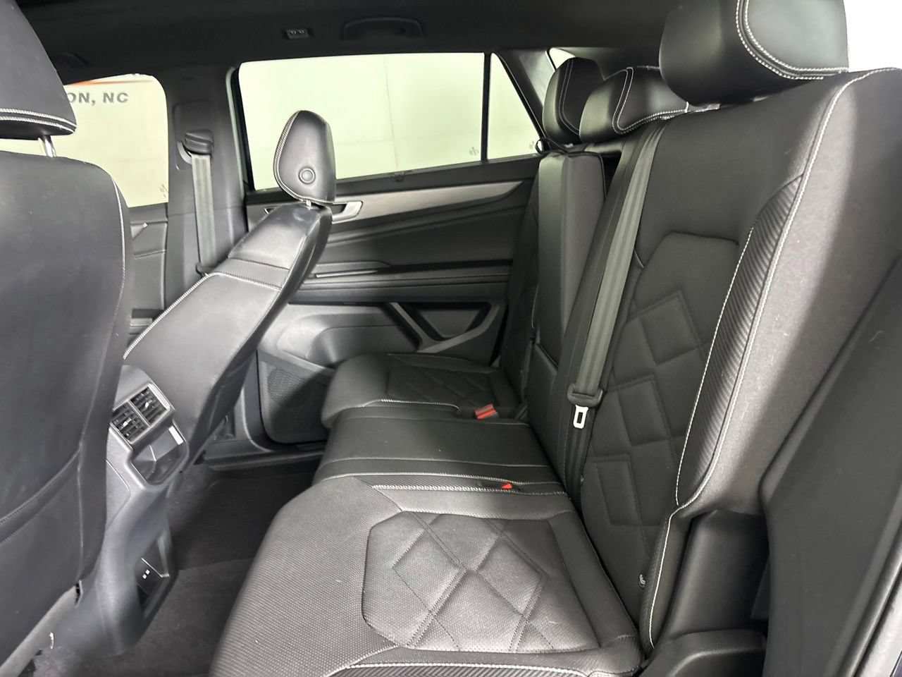 Used 2024 Volkswagen Atlas Cross Sport SE w/ Panoramic Sunroof Package FWD image 23